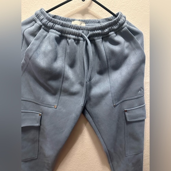 Kuwalla Oversized One Set - Picture 8 of 11